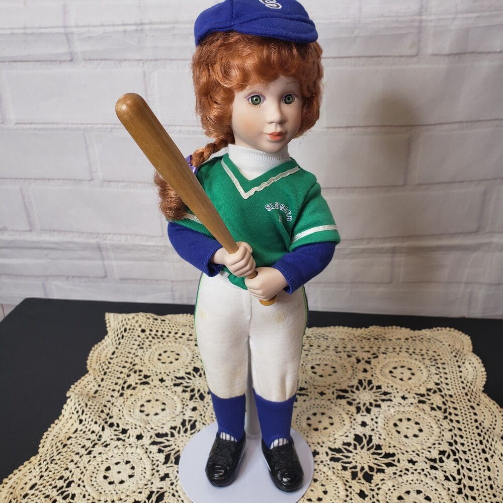 Vintage 1995 Avon Tender Memories Batter Up Slugger Softball Doll 14"